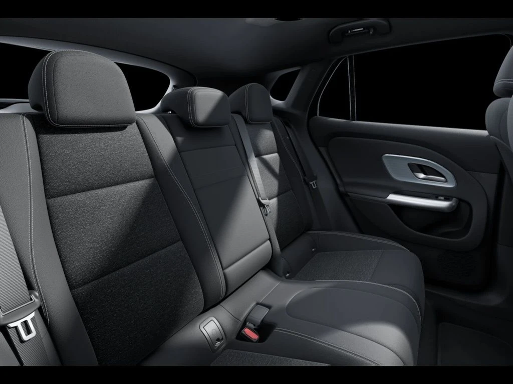 Mercedes-Benz-GLA 200-image-10