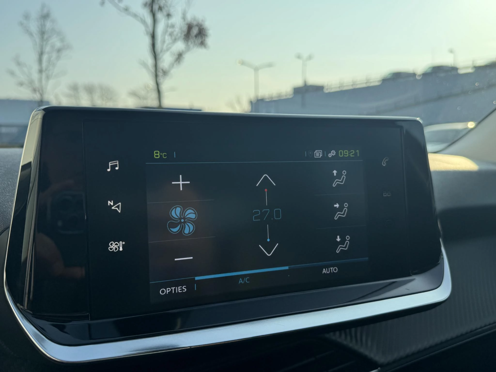 Peugeot-e-2008-image-20