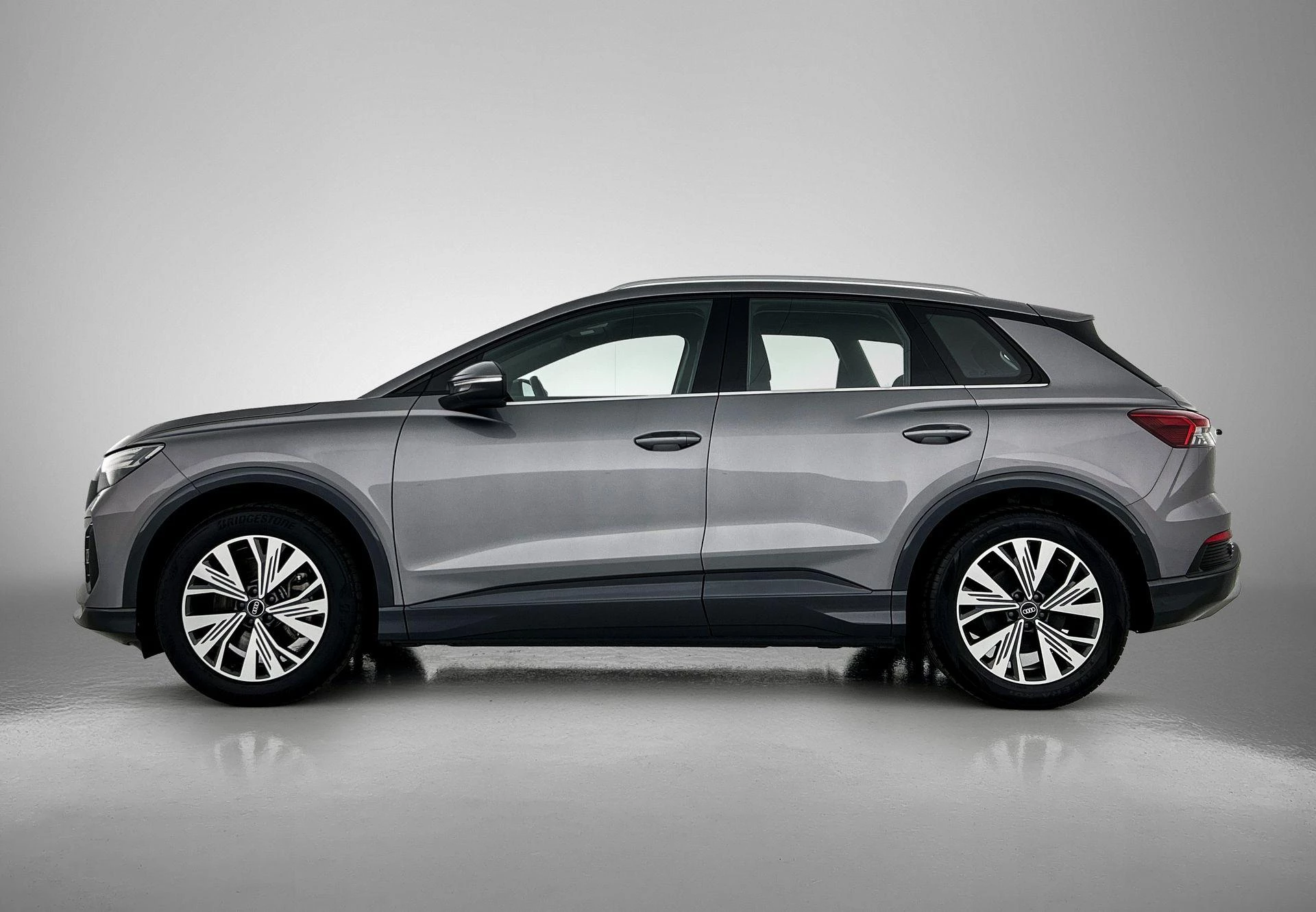 Audi-Q4 e-tron-image-1