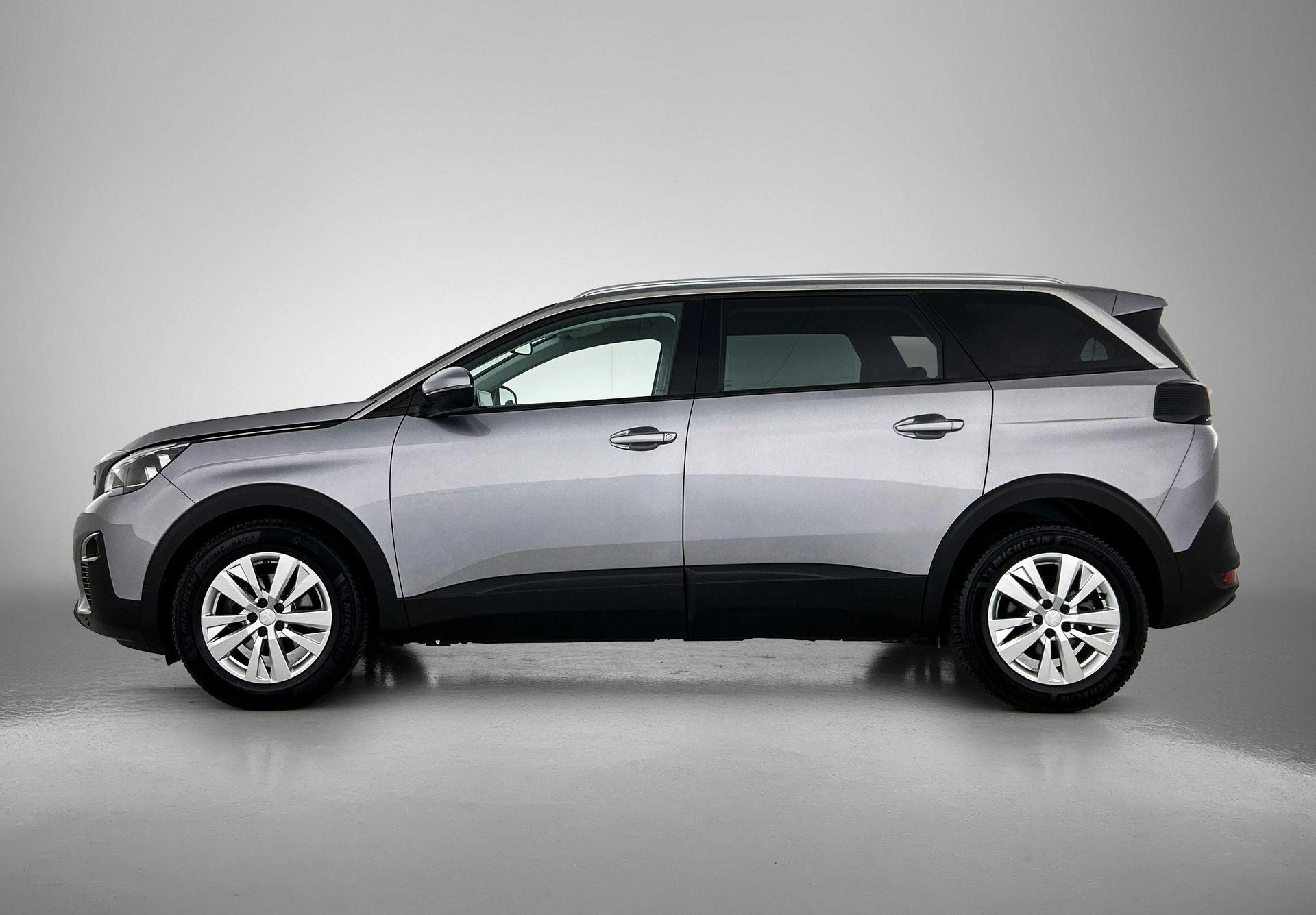 Peugeot-5008-image-1