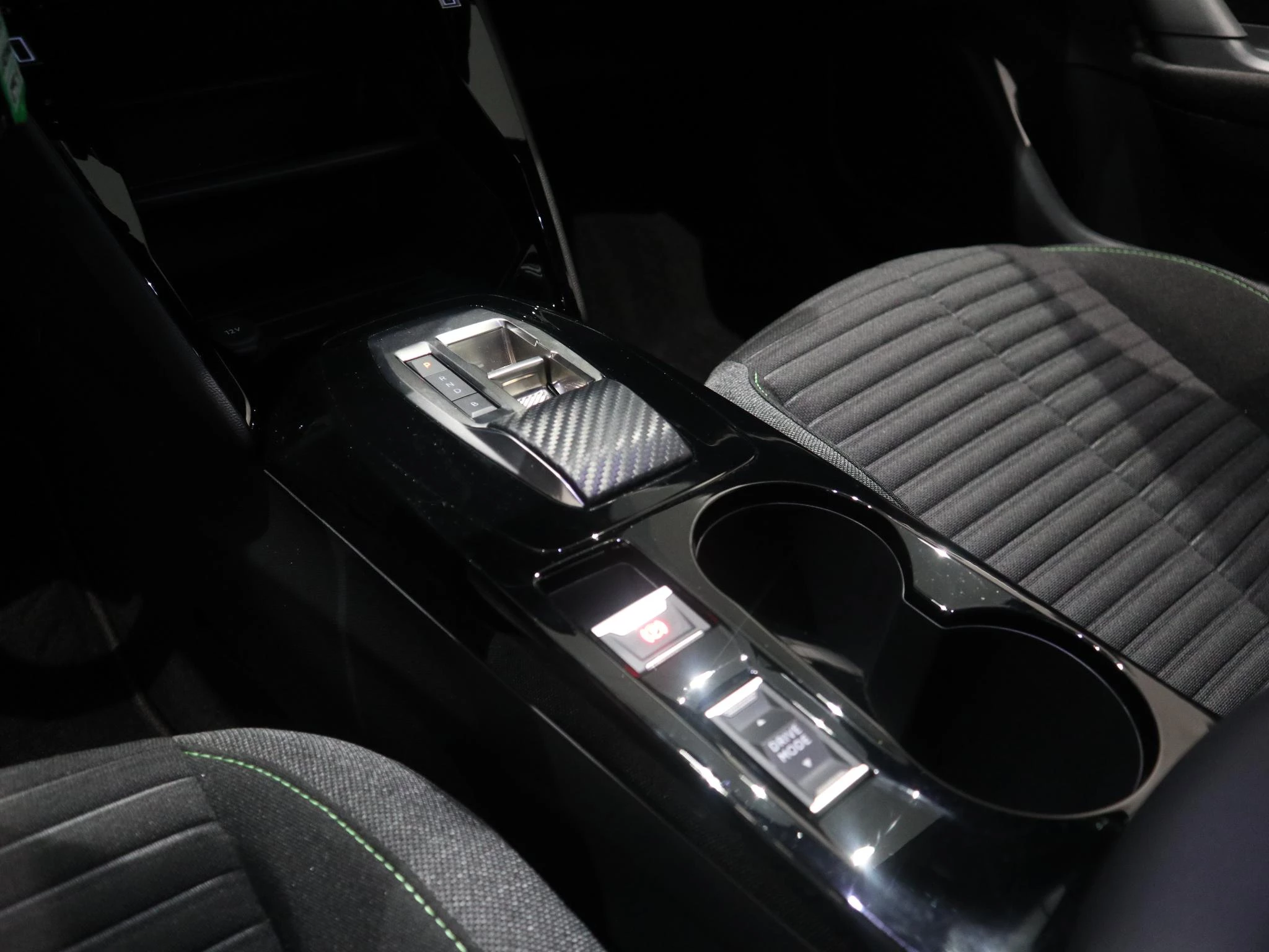 Peugeot-e-2008-image-20