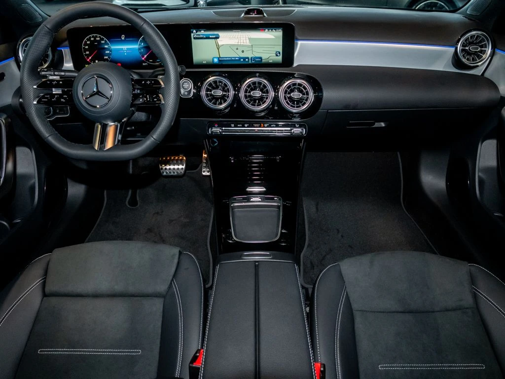 Mercedes-Benz-A-Klasse 200-image-11