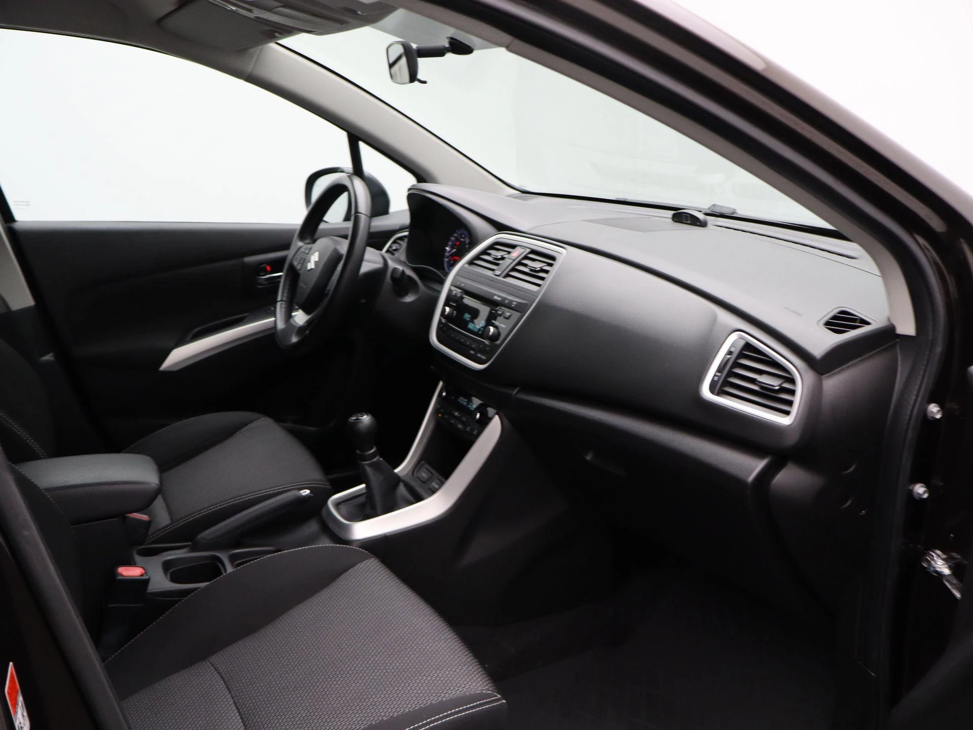 Suzuki-S-Cross-image-36