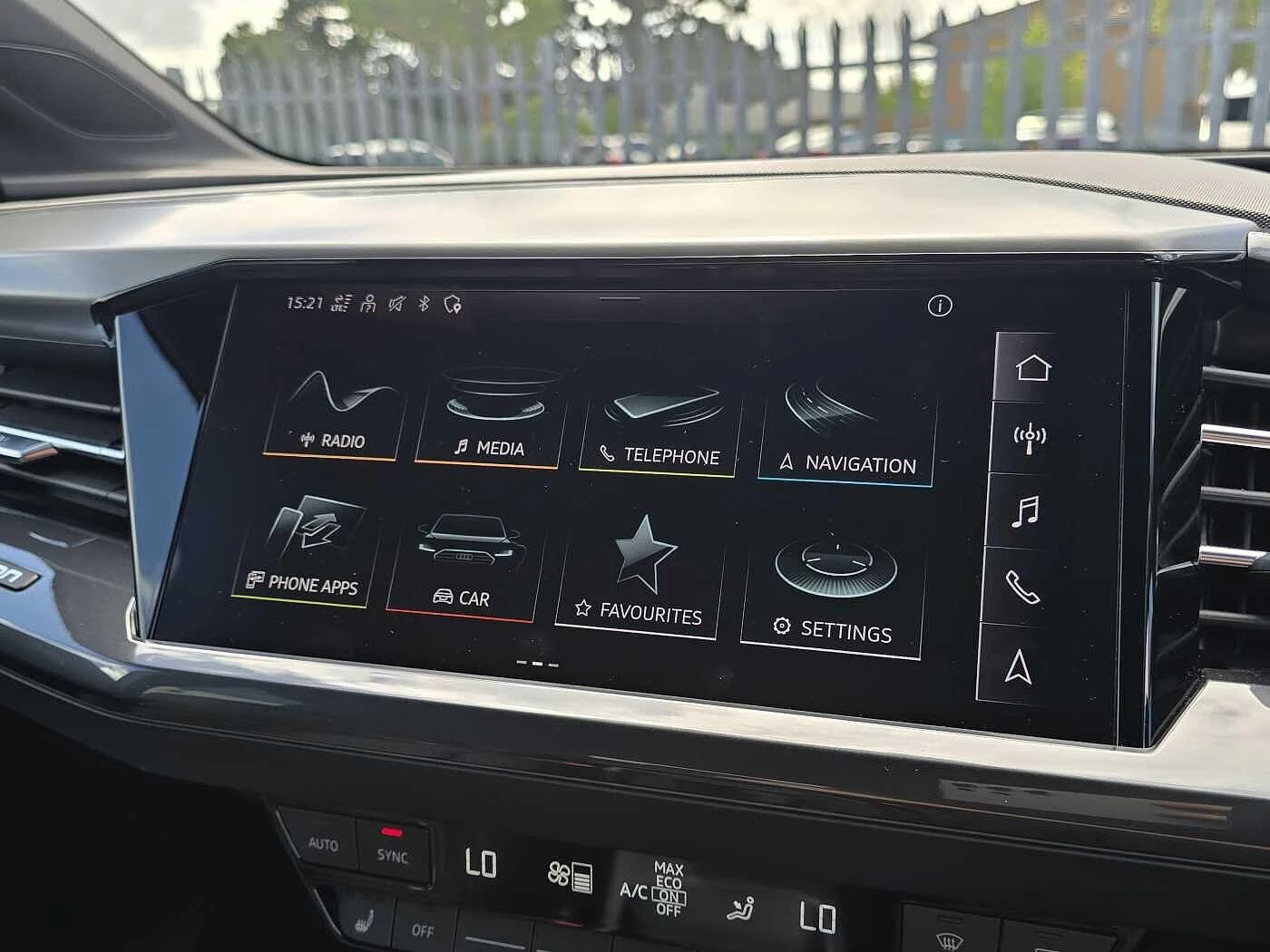 Audi-Q4 e-tron-image-19