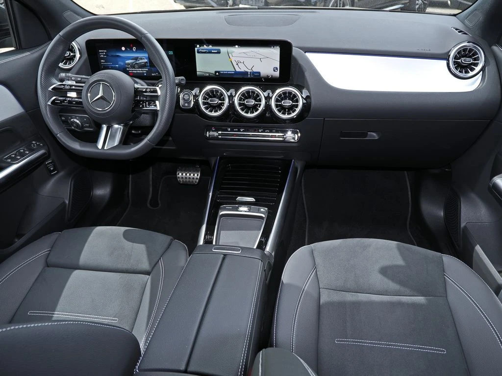Mercedes-Benz-GLA 200 d-image-13