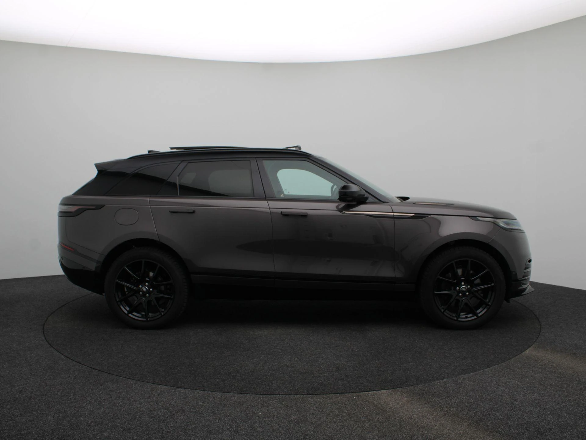Land Rover-Range Rover Velar-image-6