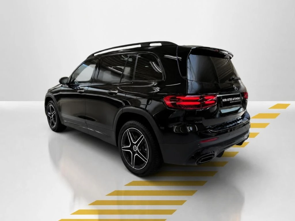 Mercedes-Benz-GLB 200-image-12