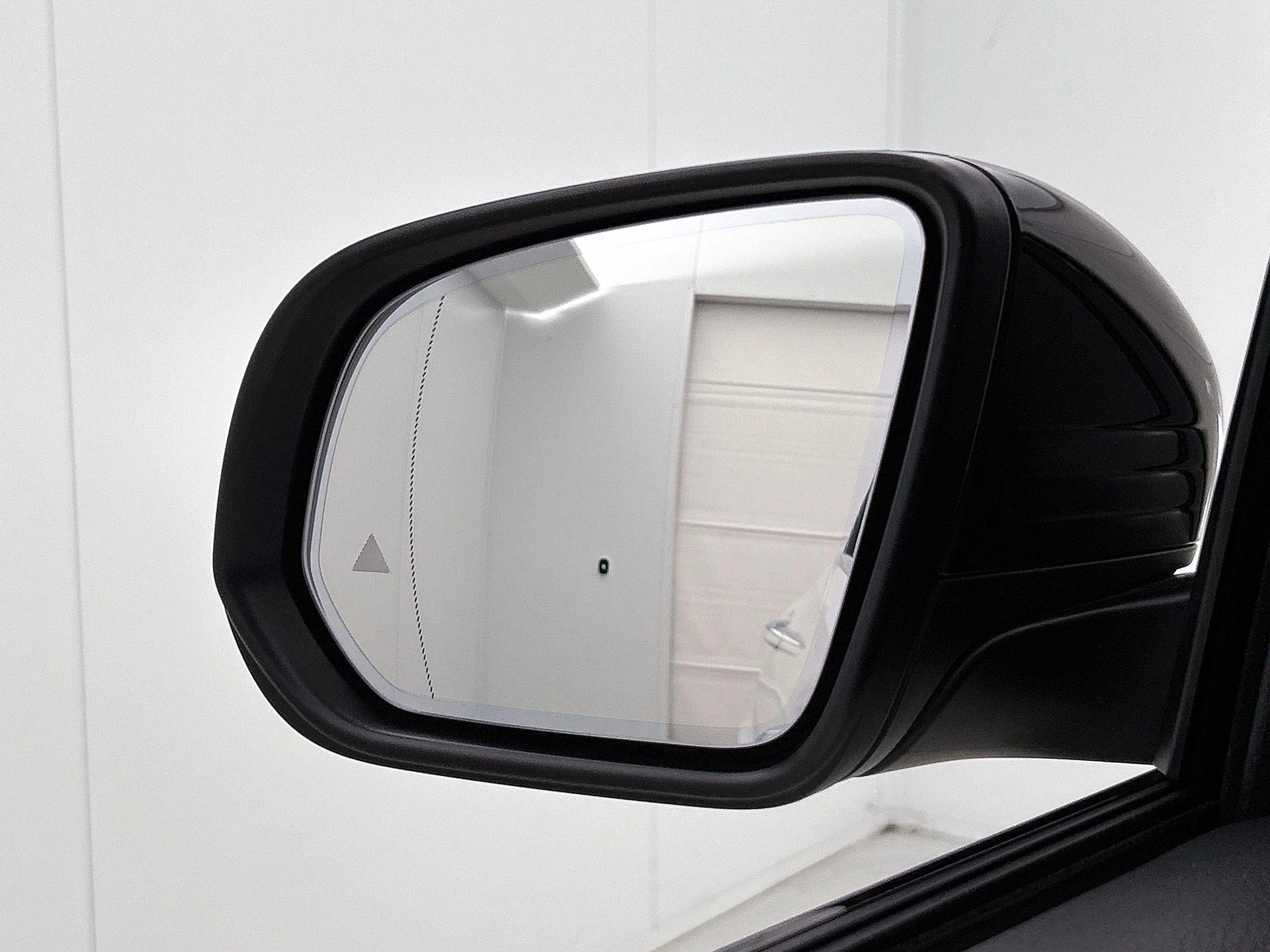 Mercedes-Benz-GLE-image-28