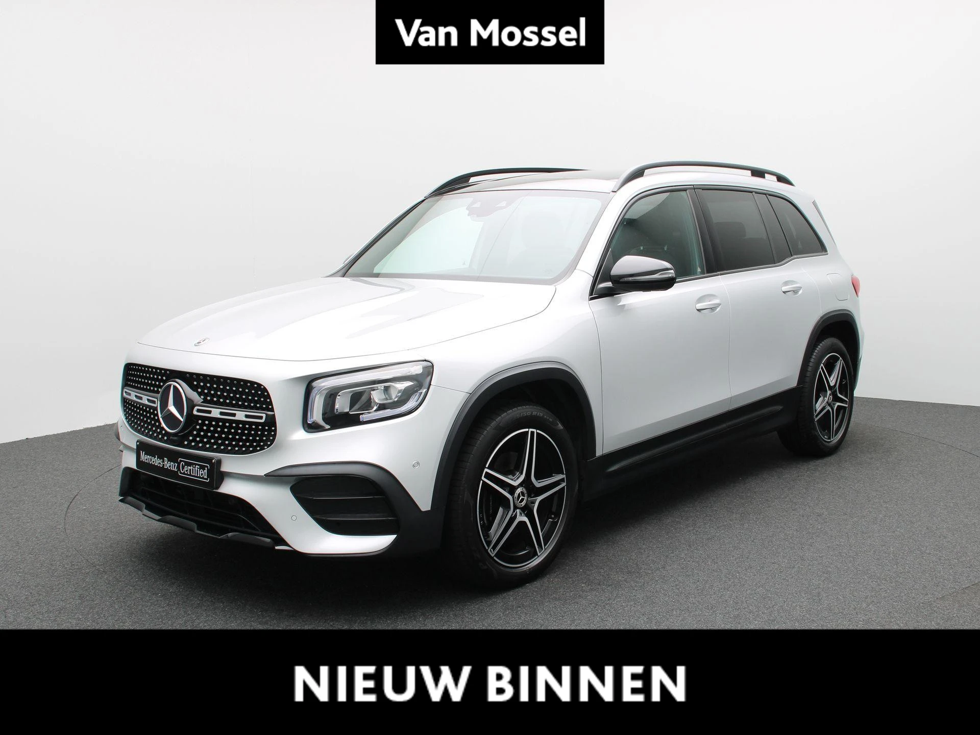 Mercedes-Benz-GLB-image-0