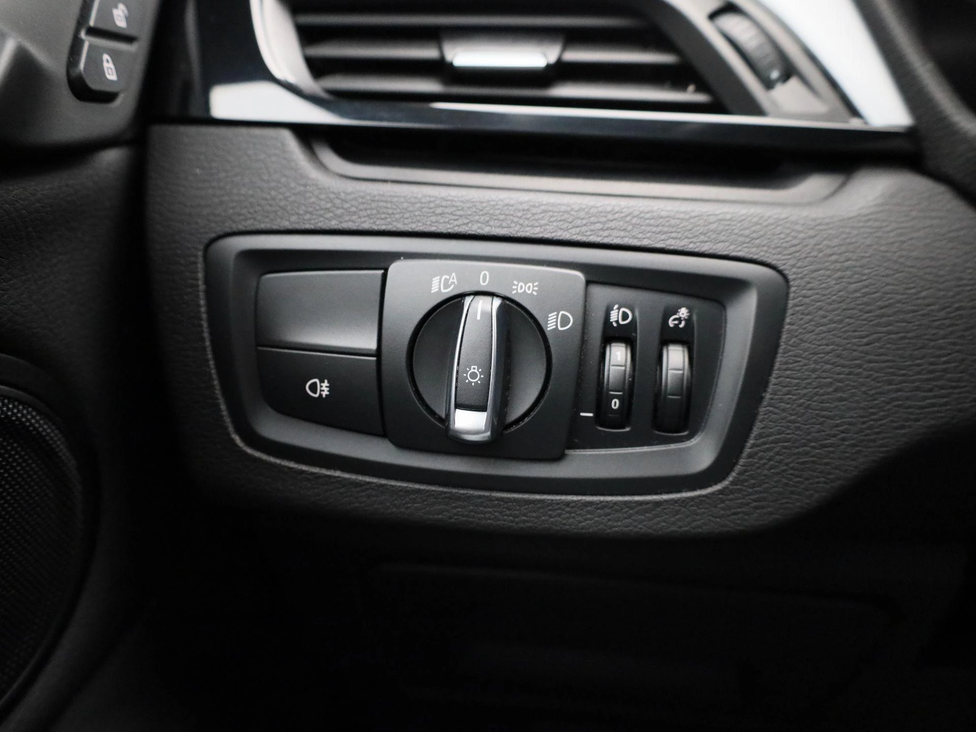 BMW X1 sDrive18iA (100 kW)