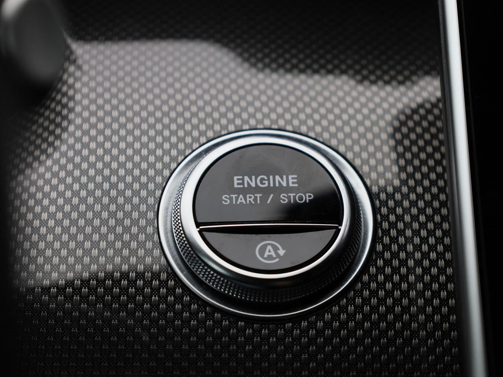 Mercedes-Benz-C-Klasse-image-22