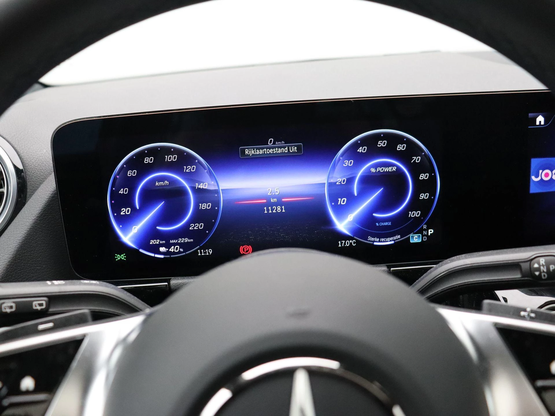 Mercedes-Benz-EQA-image-9