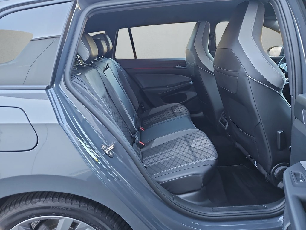 Volkswagen-Golf-image-11