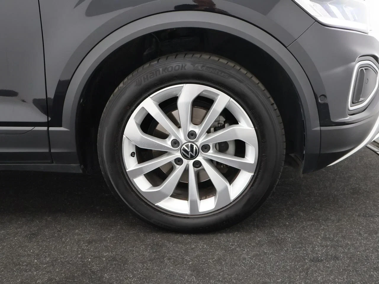 Volkswagen-T-Roc-image-4