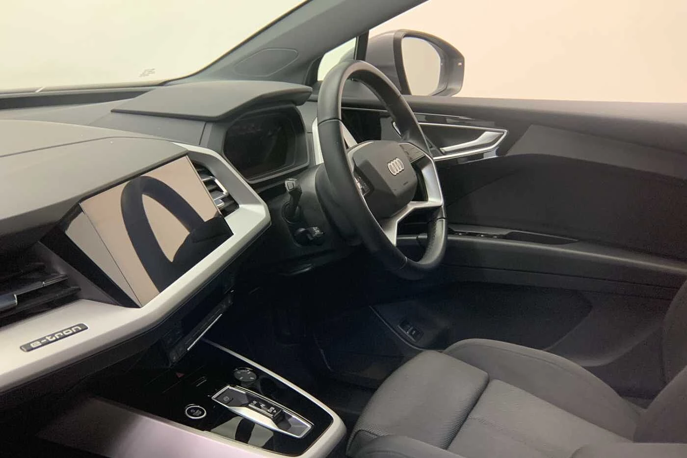Audi-Q4 e-tron-image-1