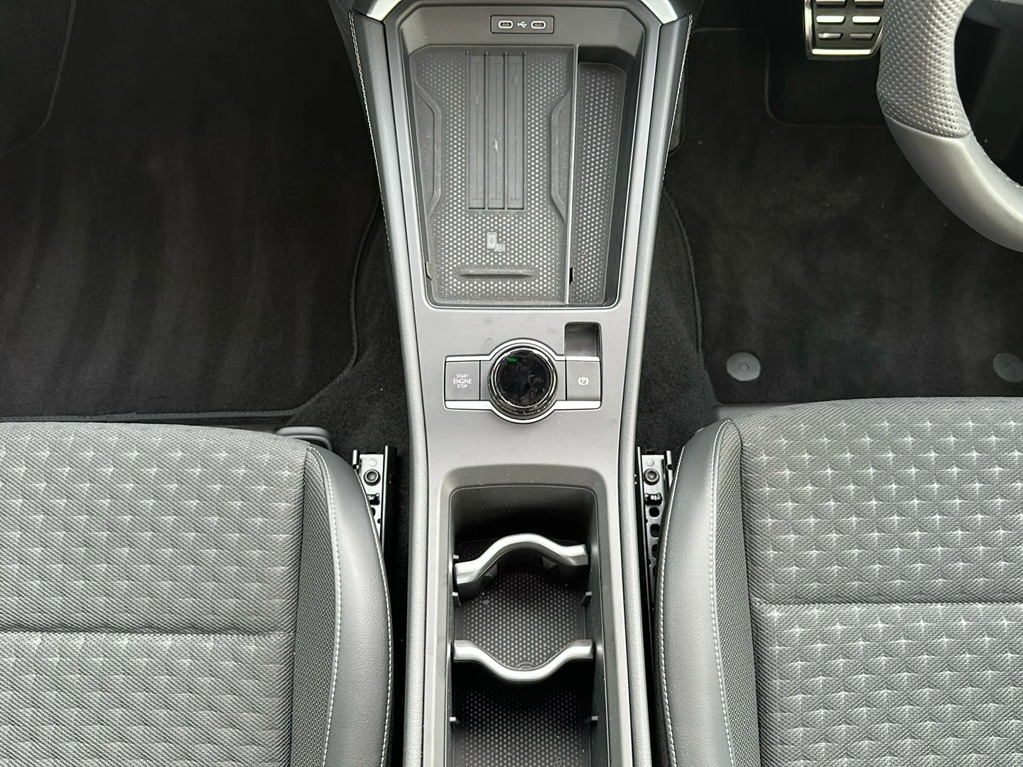 Volkswagen-T-Roc-image-11