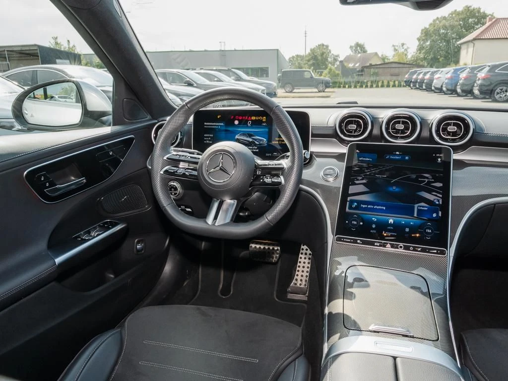 Mercedes-Benz-C-Klasse 300-image-9