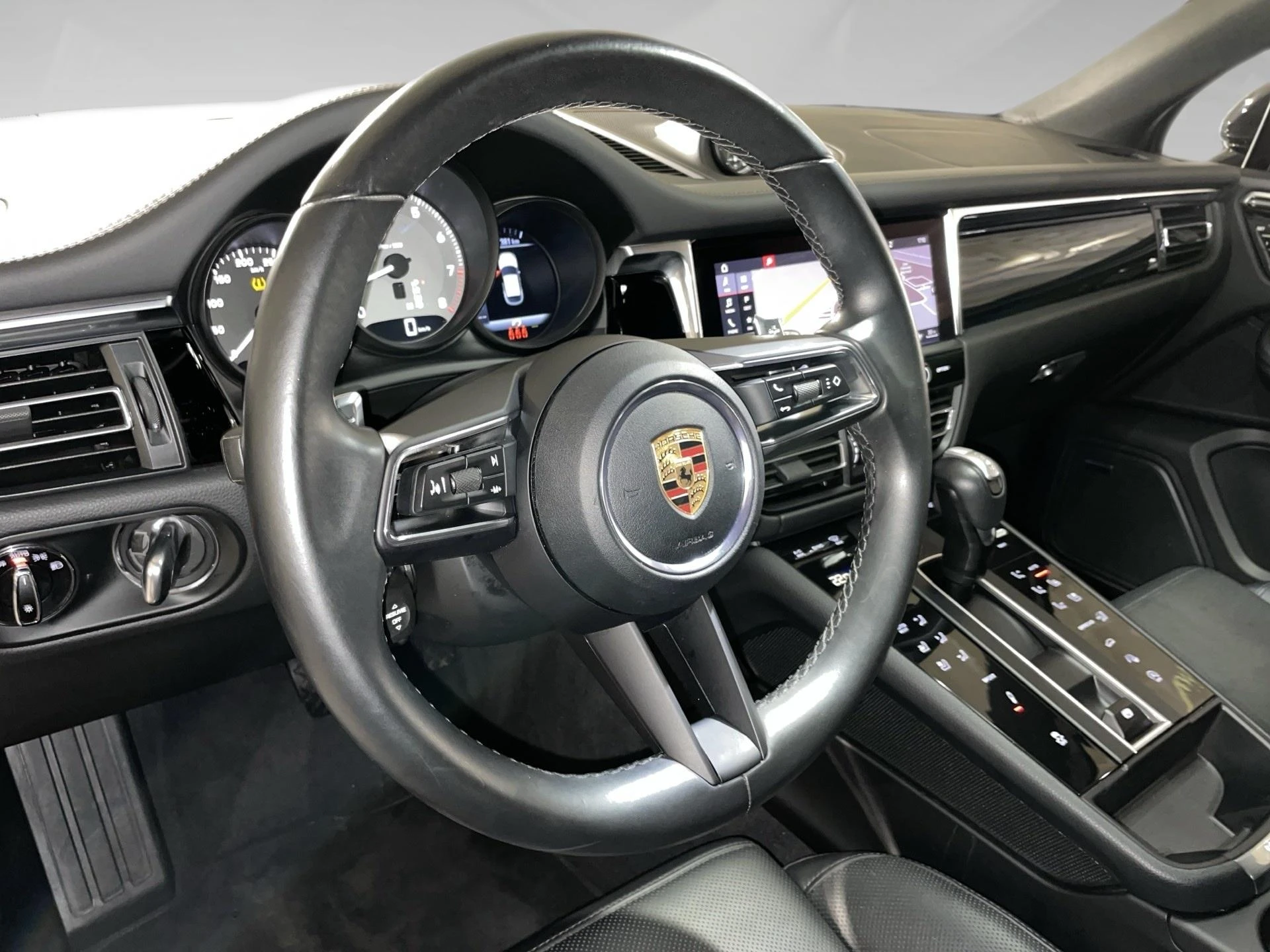 Porsche-Macan-image-7