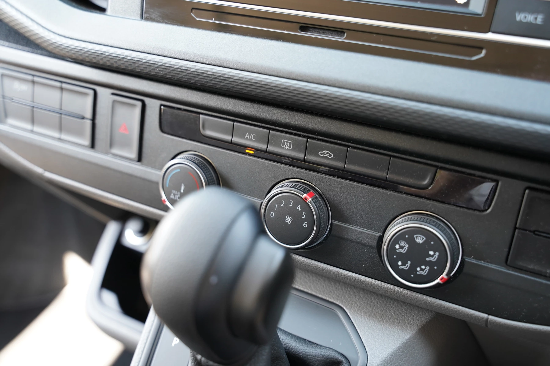 Volkswagen-California-image-45
