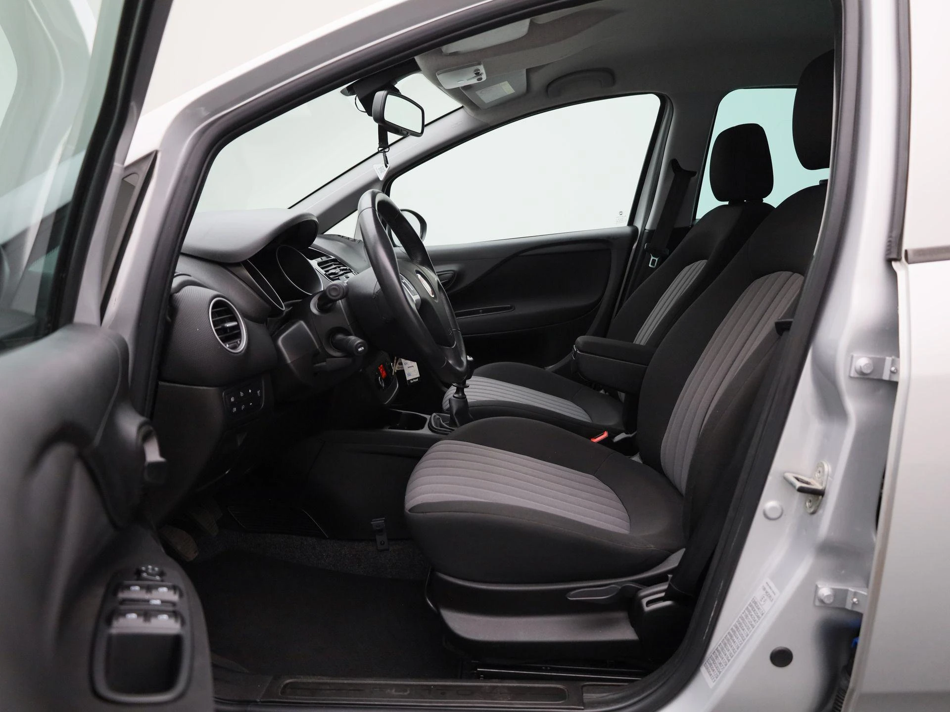 Fiat-Punto-image-10