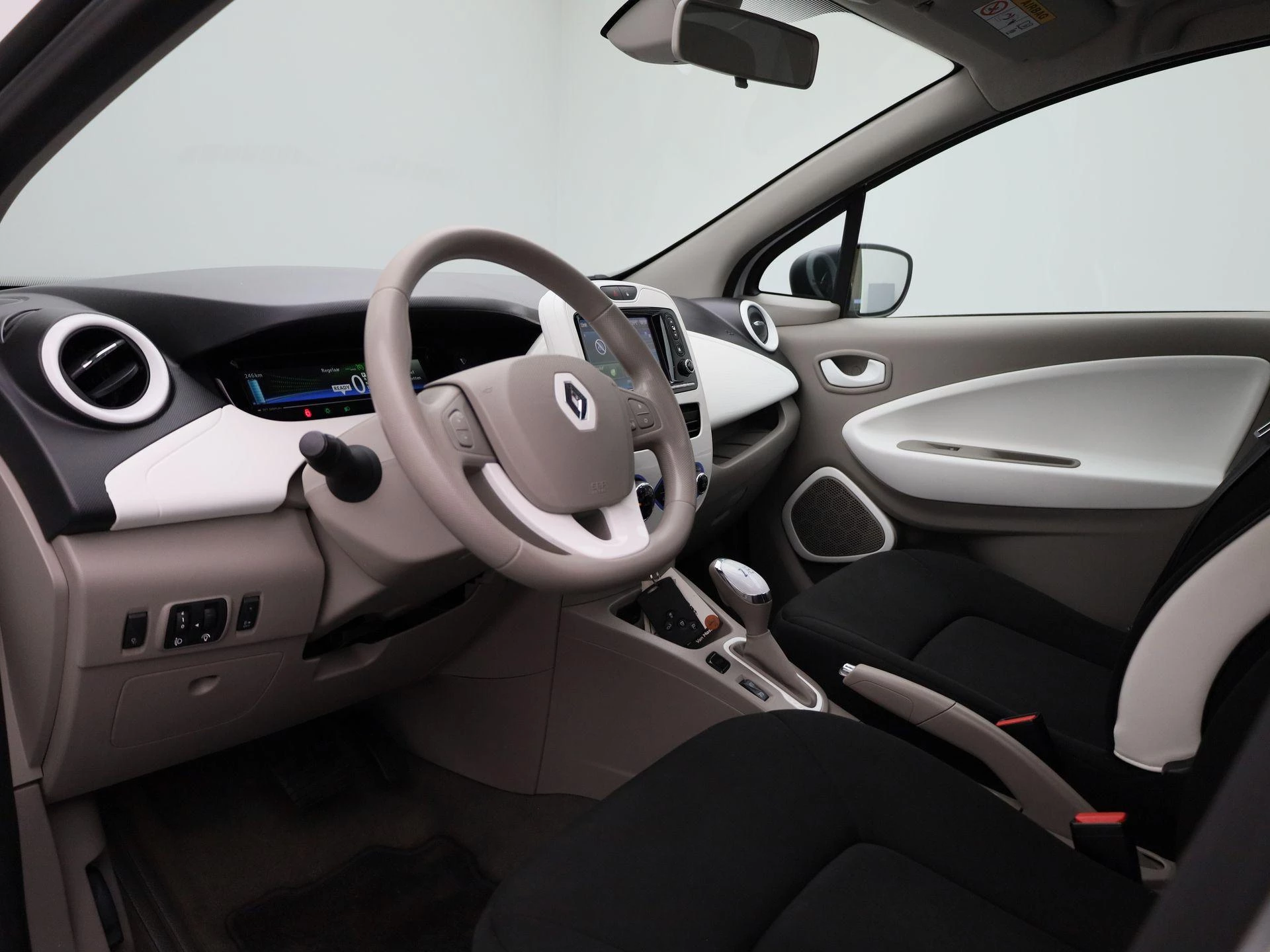 Renault-ZOE-image-25