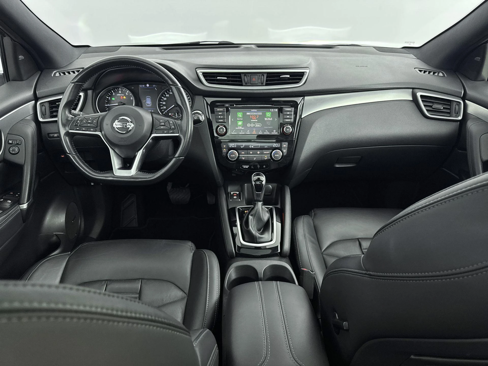 Nissan-QASHQAI-image-19