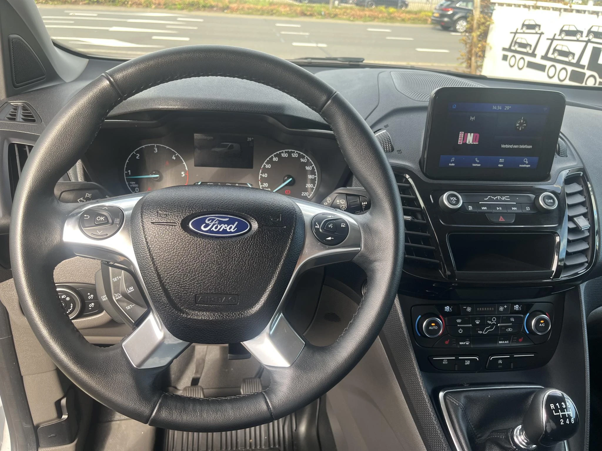 Ford-Transit Connect-image-14