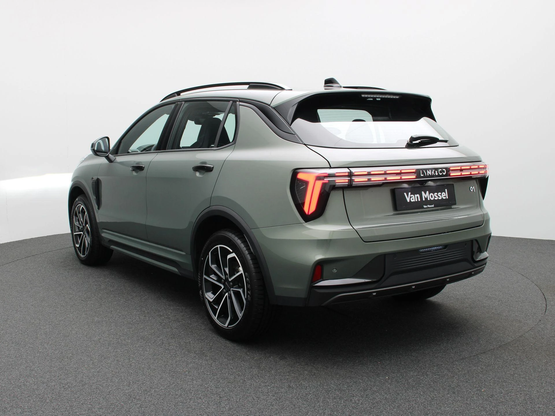 Lynk & Co-01-image-1