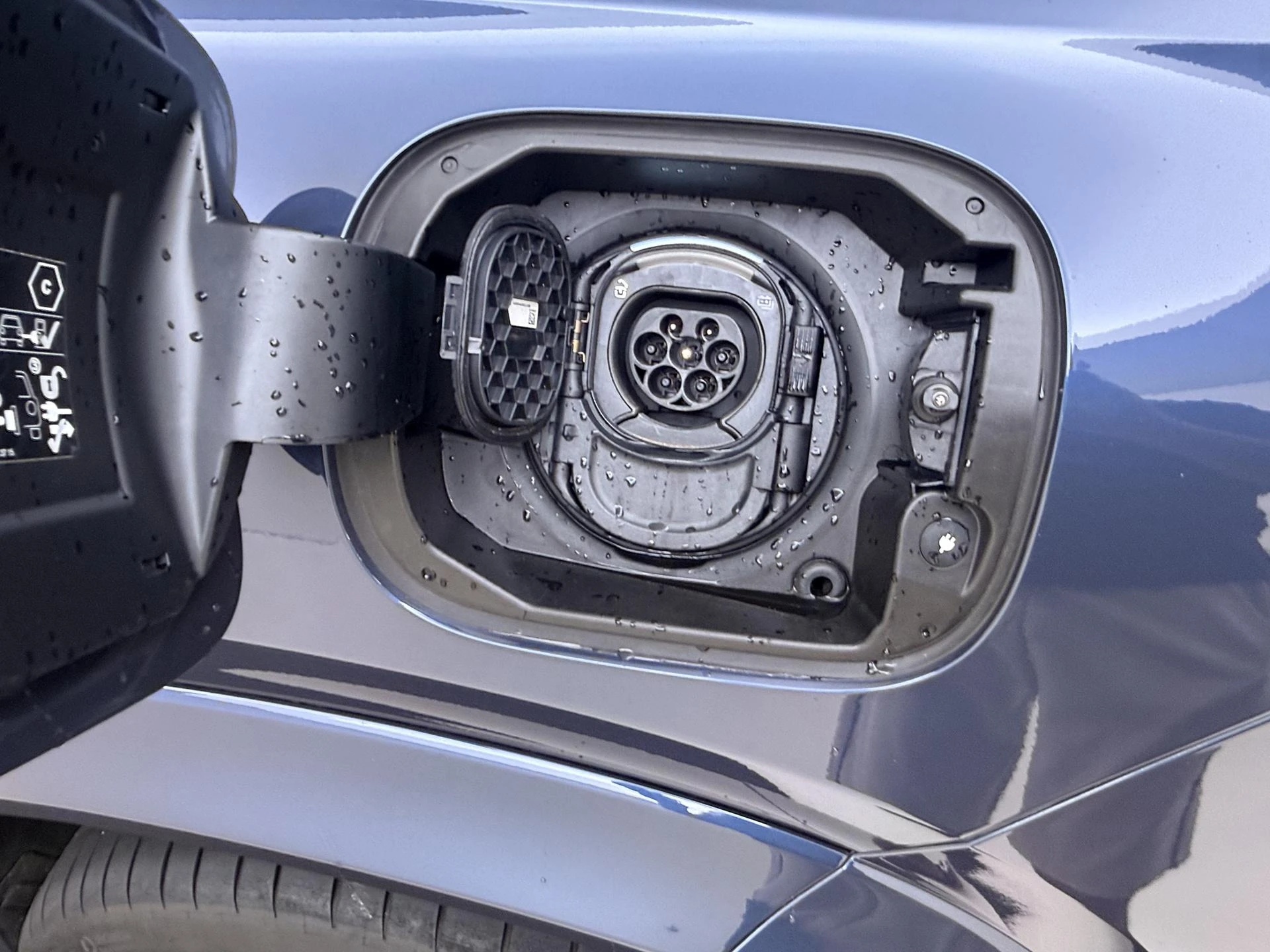 Mercedes-Benz-GLE-image-32