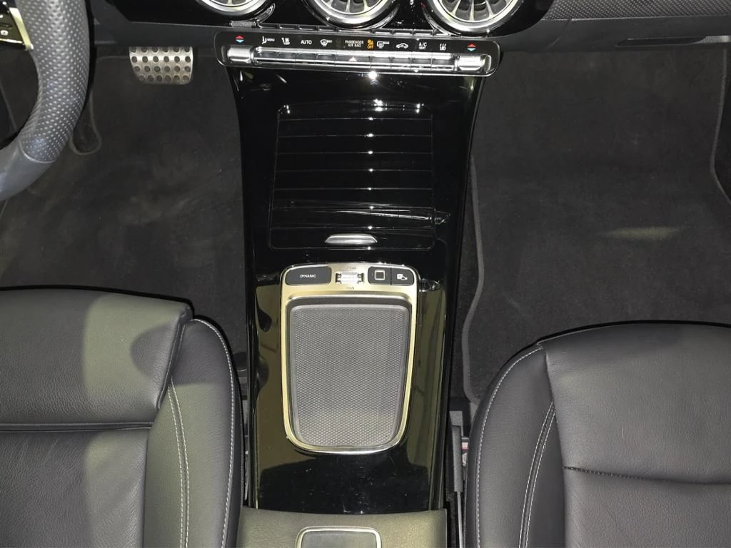 Mercedes-Benz-CLA 250 e-image-18