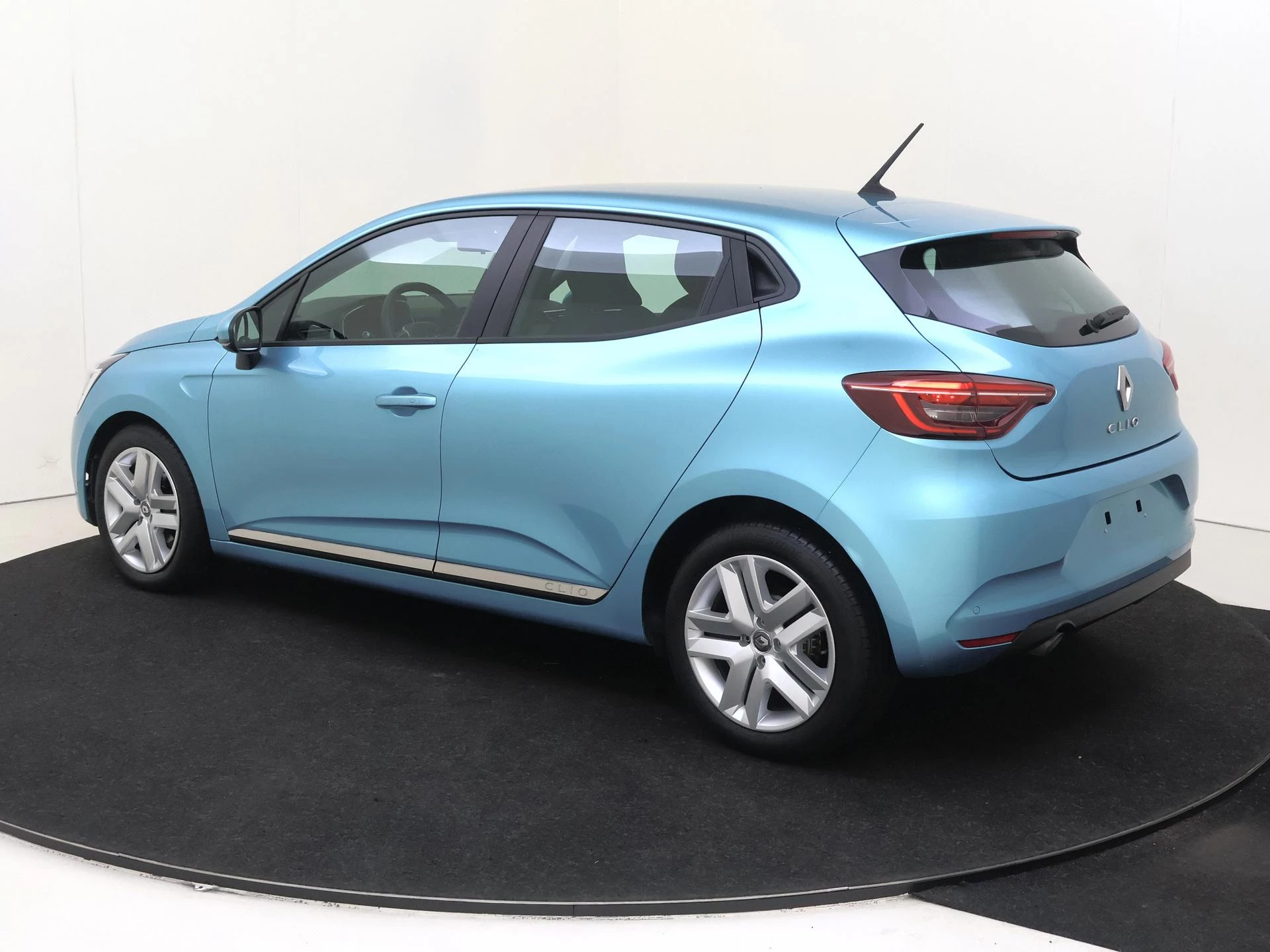 Renault-Clio-image-2