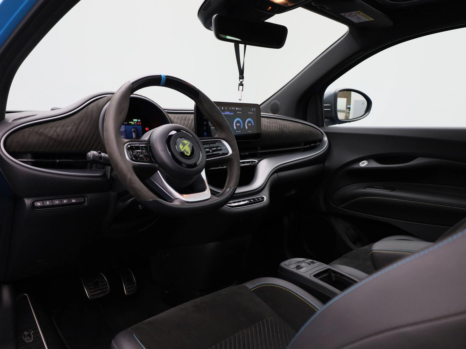 Abarth 500 Abarth Scorpionissima 42 kWh