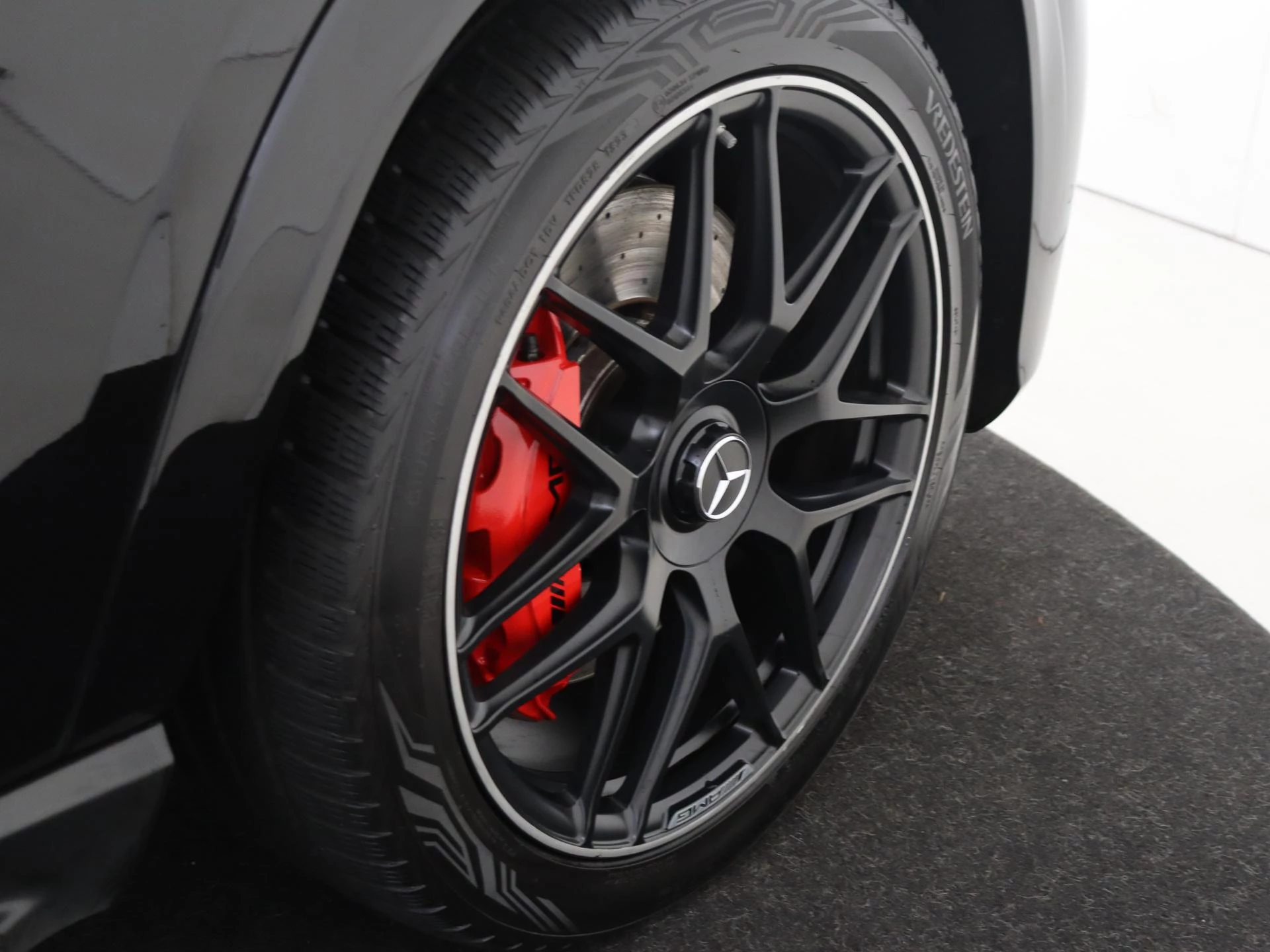 Mercedes-Benz-GLE-image-12