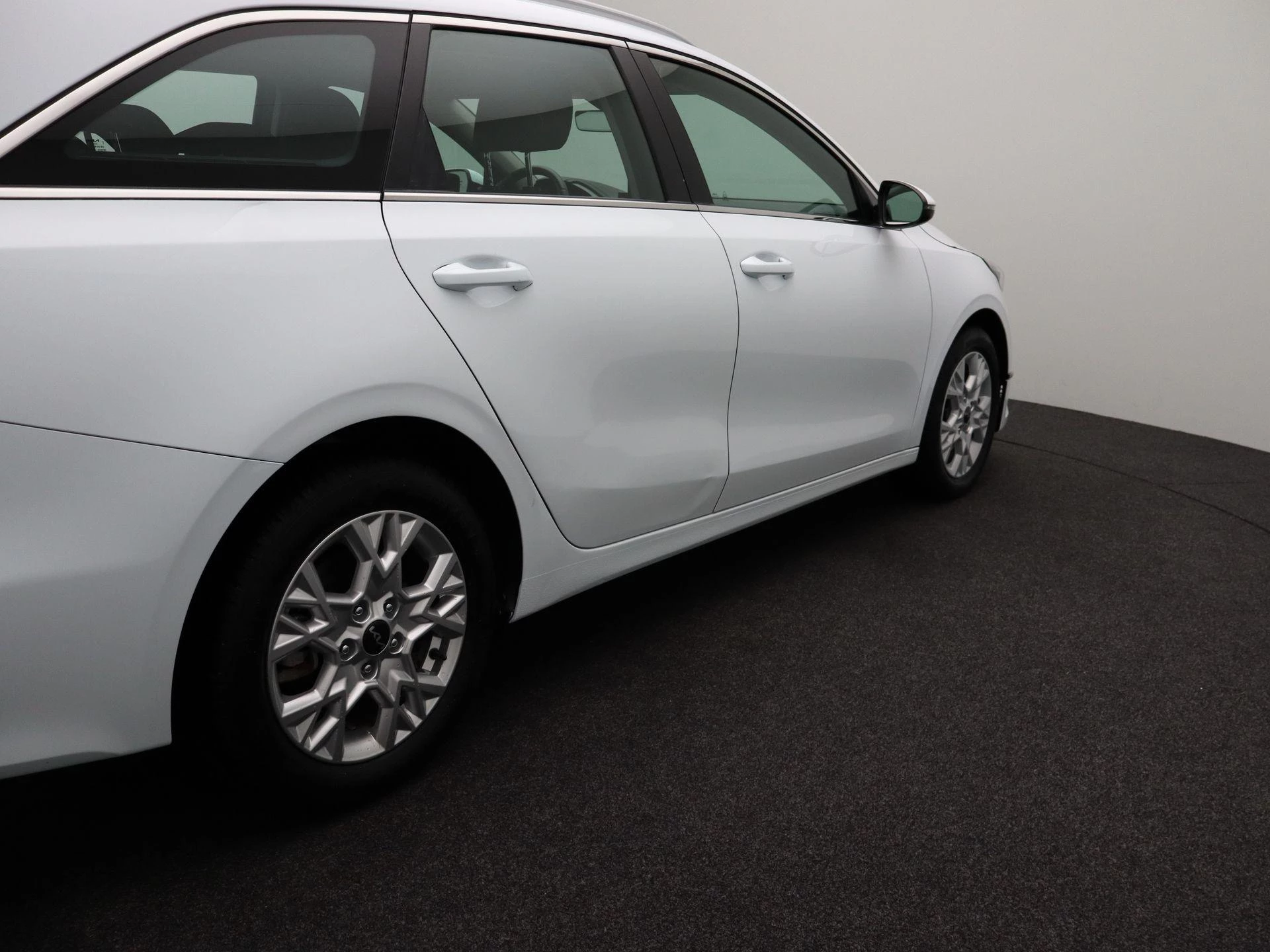 Kia-Ceed Sportswagon-image-38