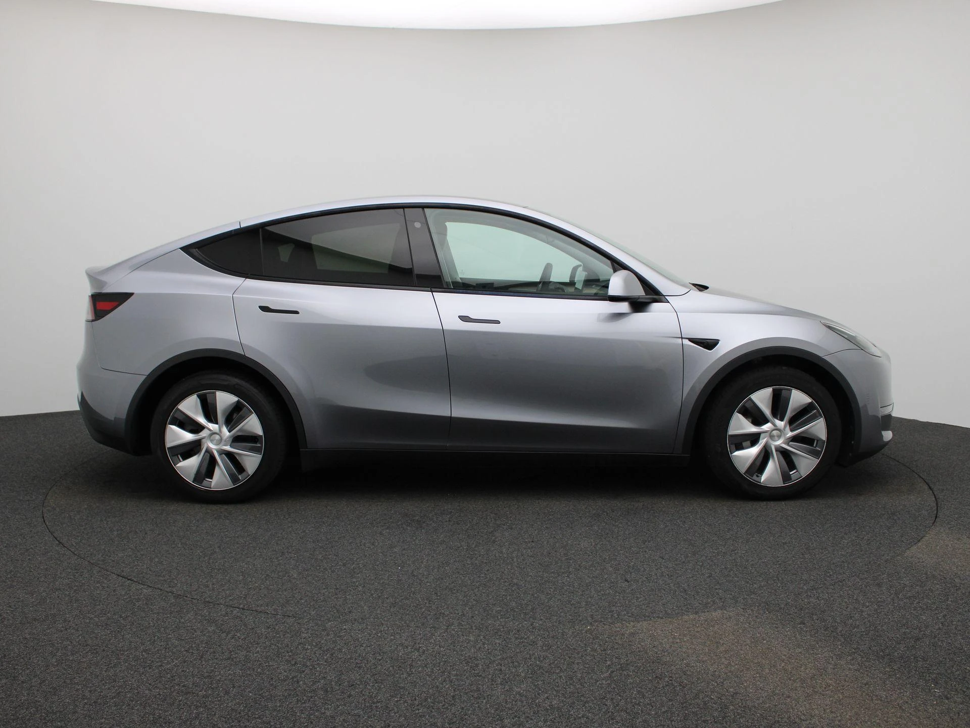 Tesla-Model Y-image-5
