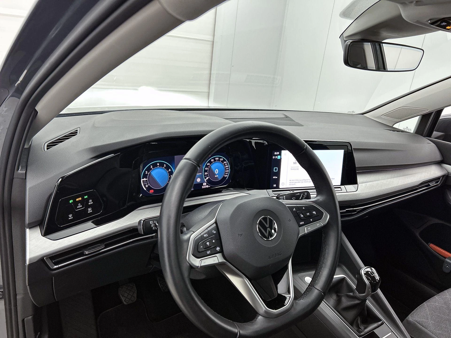 Volkswagen-Golf-image-16