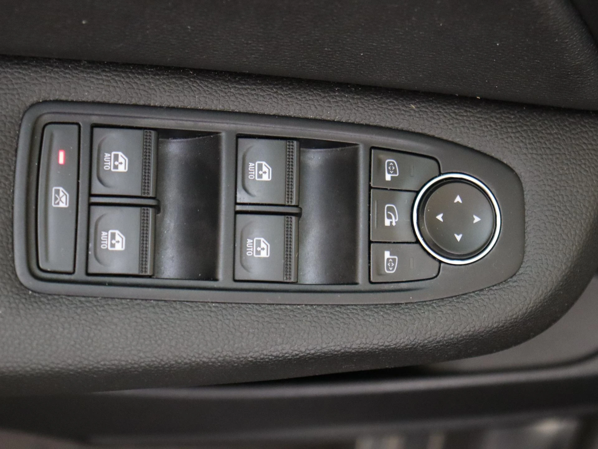 Mitsubishi-Colt-image-24