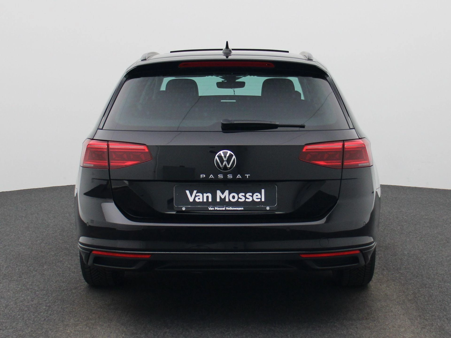 Volkswagen-Passat-image-5