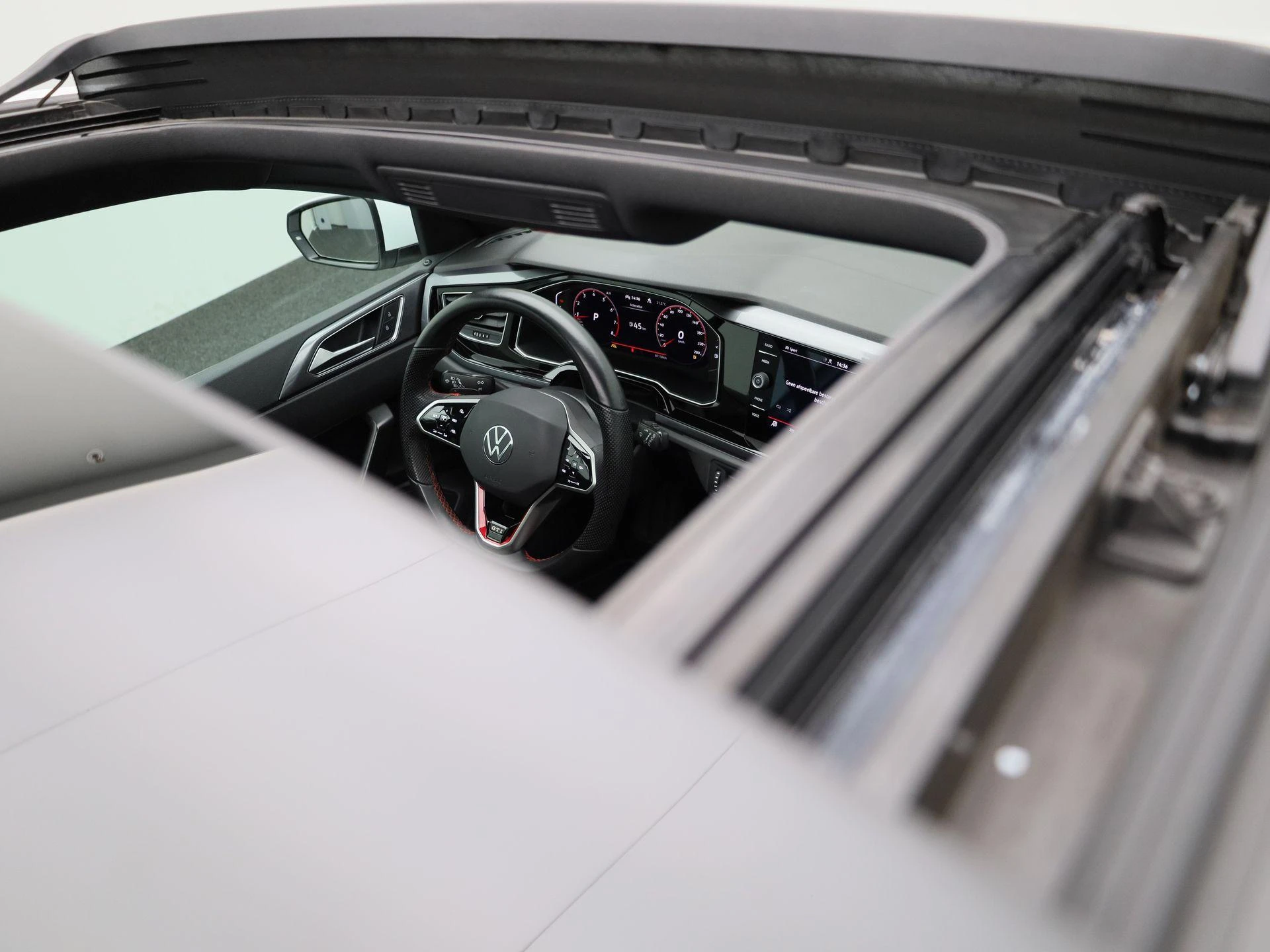 Volkswagen-Polo-image-46