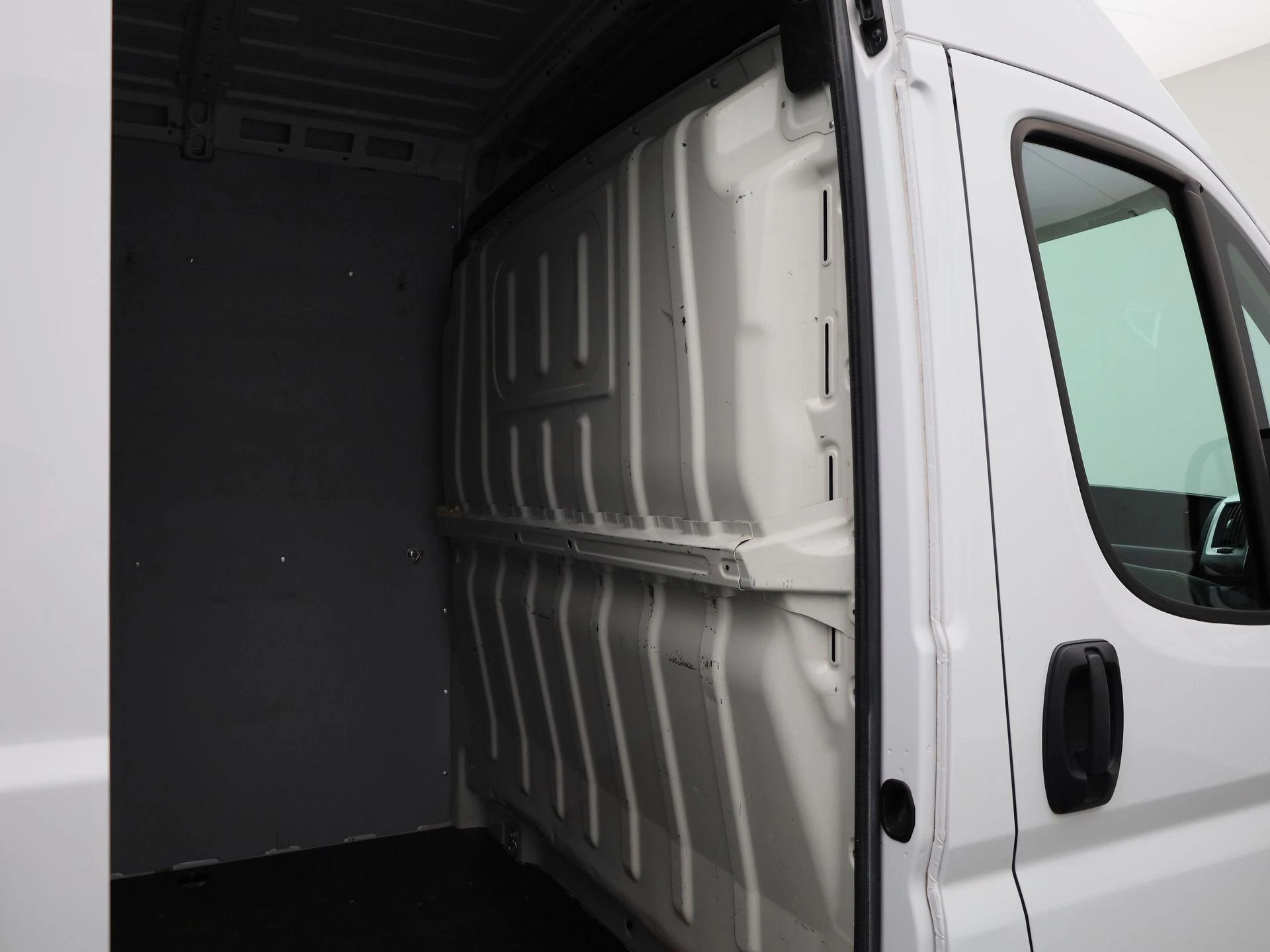Opel-Movano-image-13