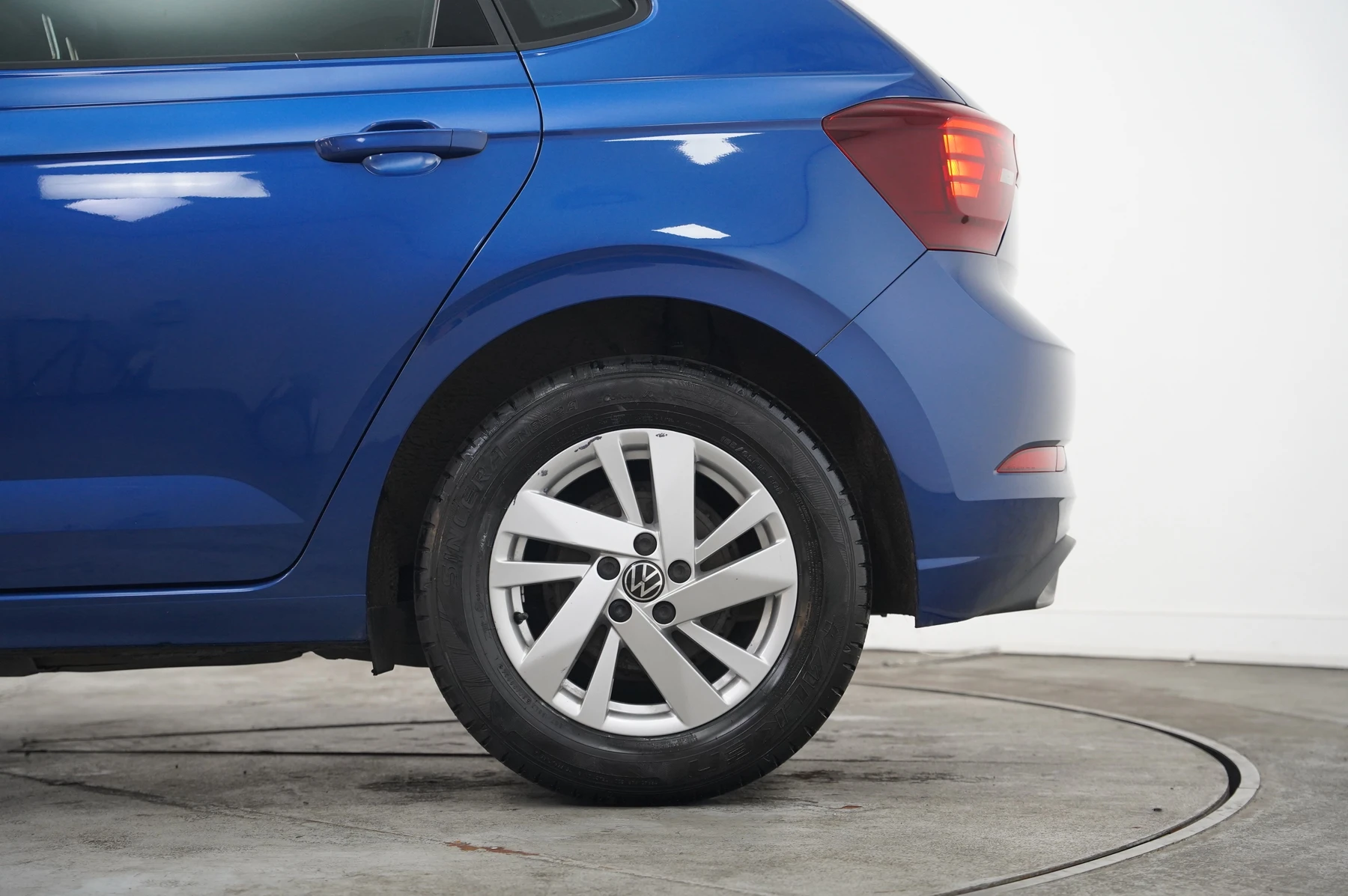 Volkswagen-Polo-image-26