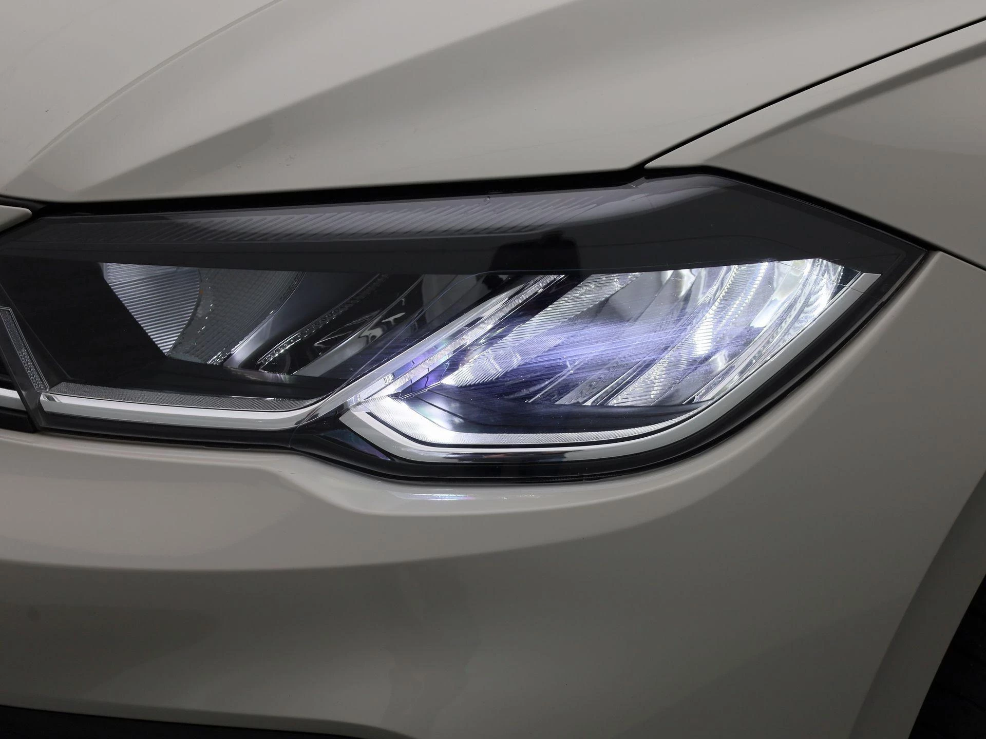 Volkswagen-Polo-image-13