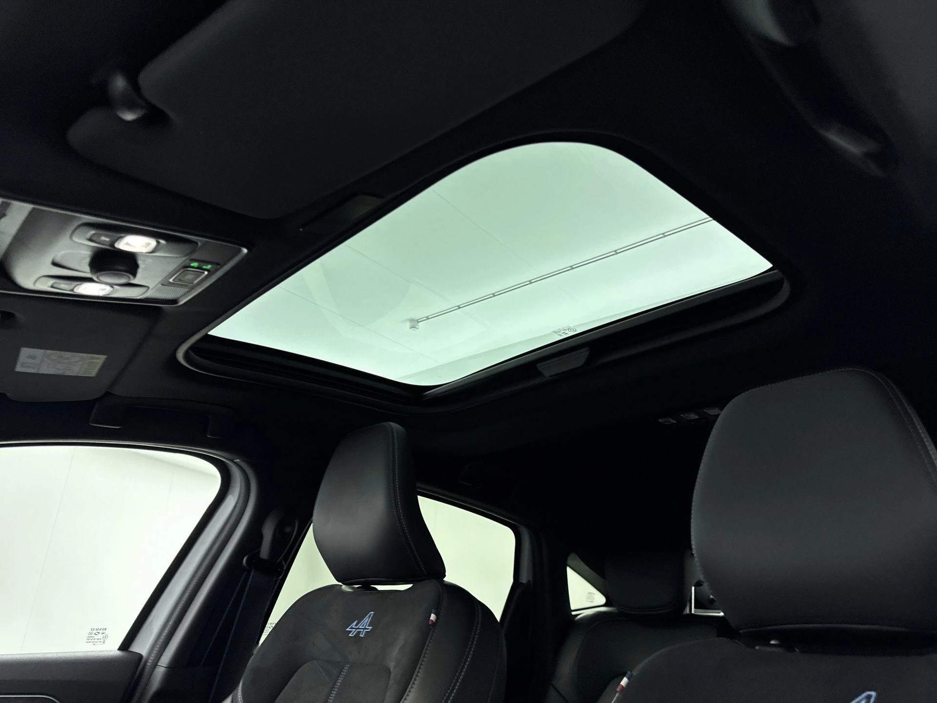 Renault-Arkana-image-21