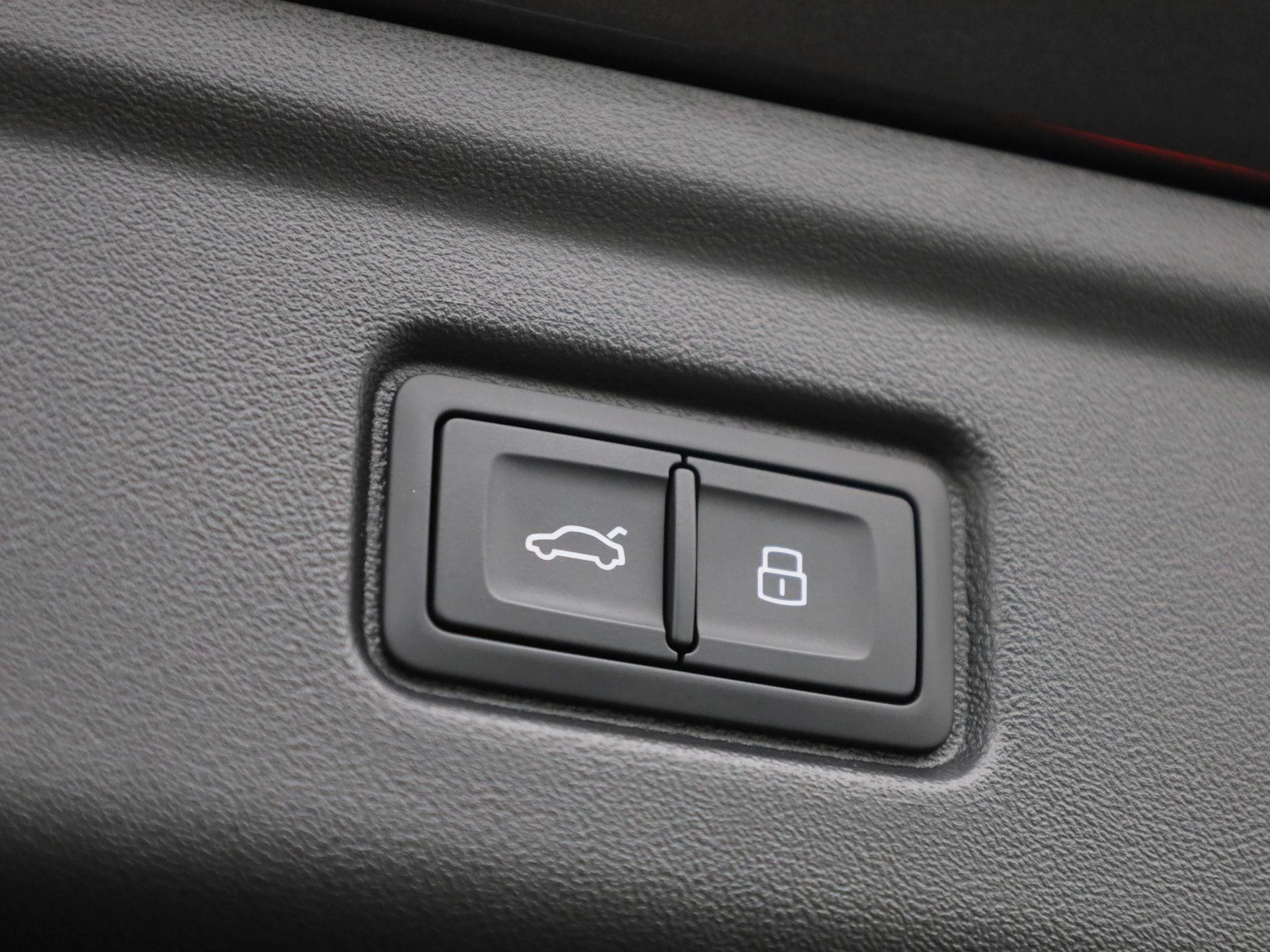 Audi-A6 Avant e-tron-image-14