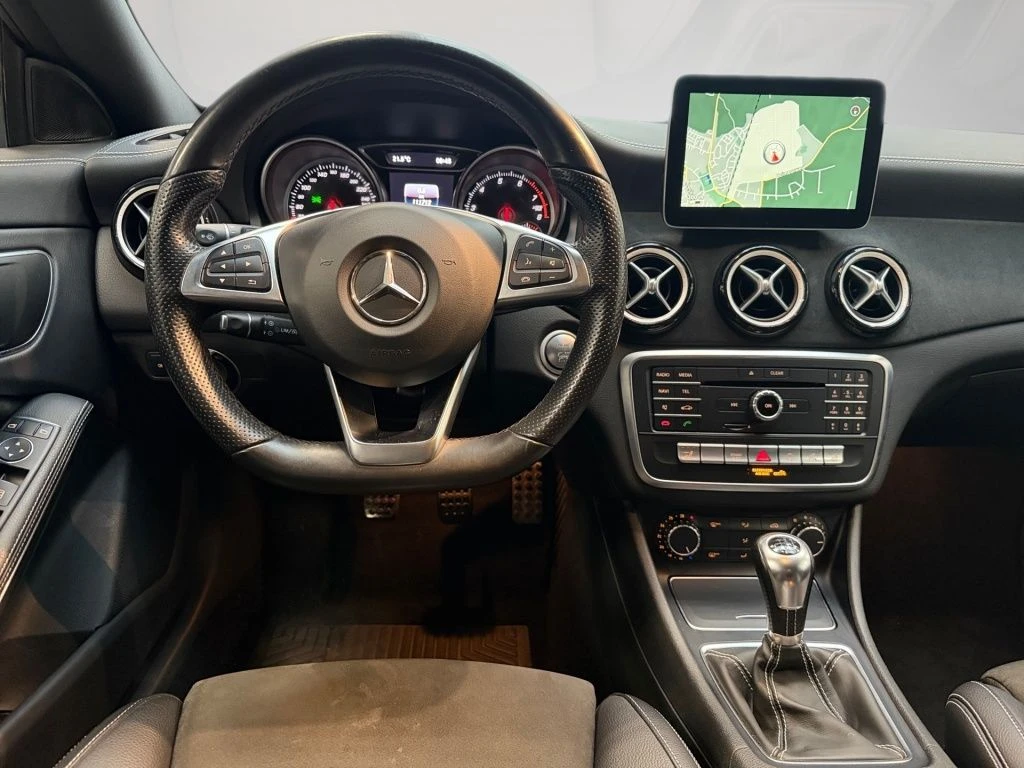 Mercedes-Benz-CLA 180-image-9