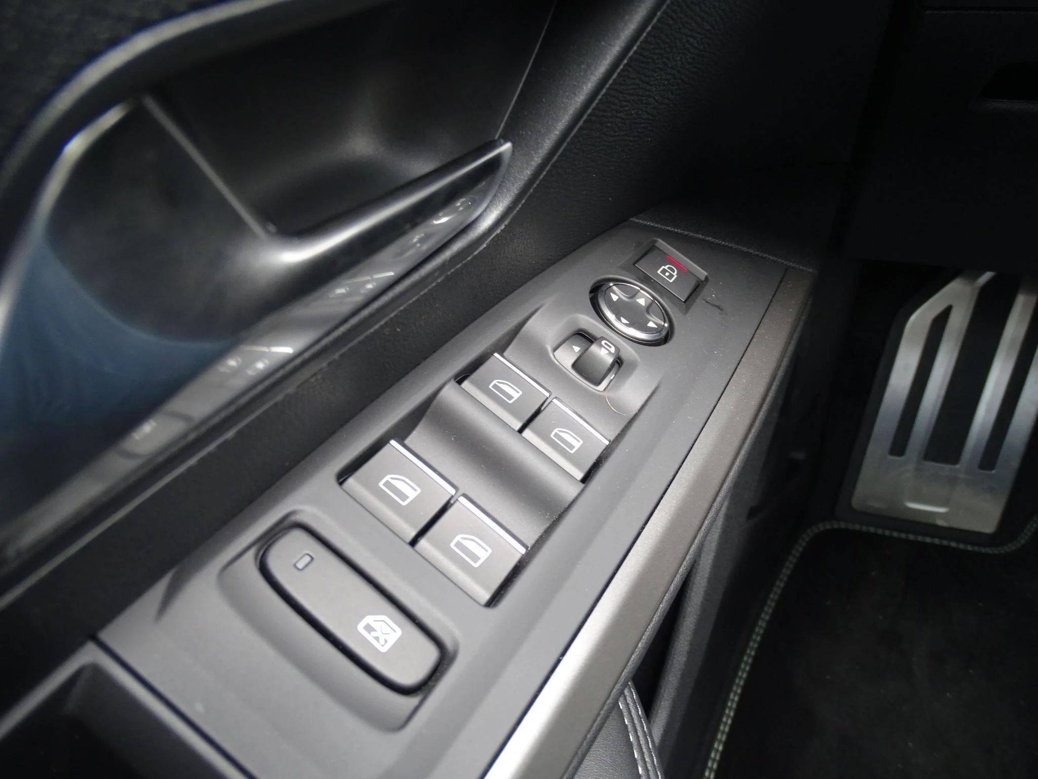 Peugeot 5008 1.2 HYBRID 145 e-DSC6 GT 7 seats