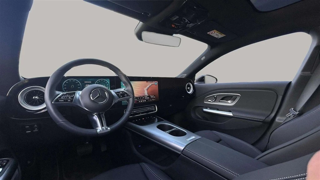 Mercedes-Benz-CLA-image-11
