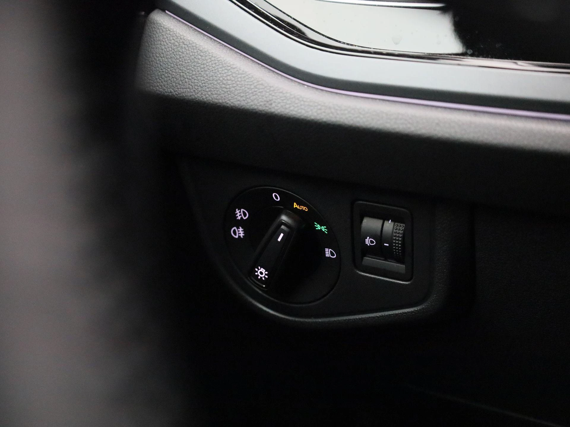 Volkswagen-Polo-image-19