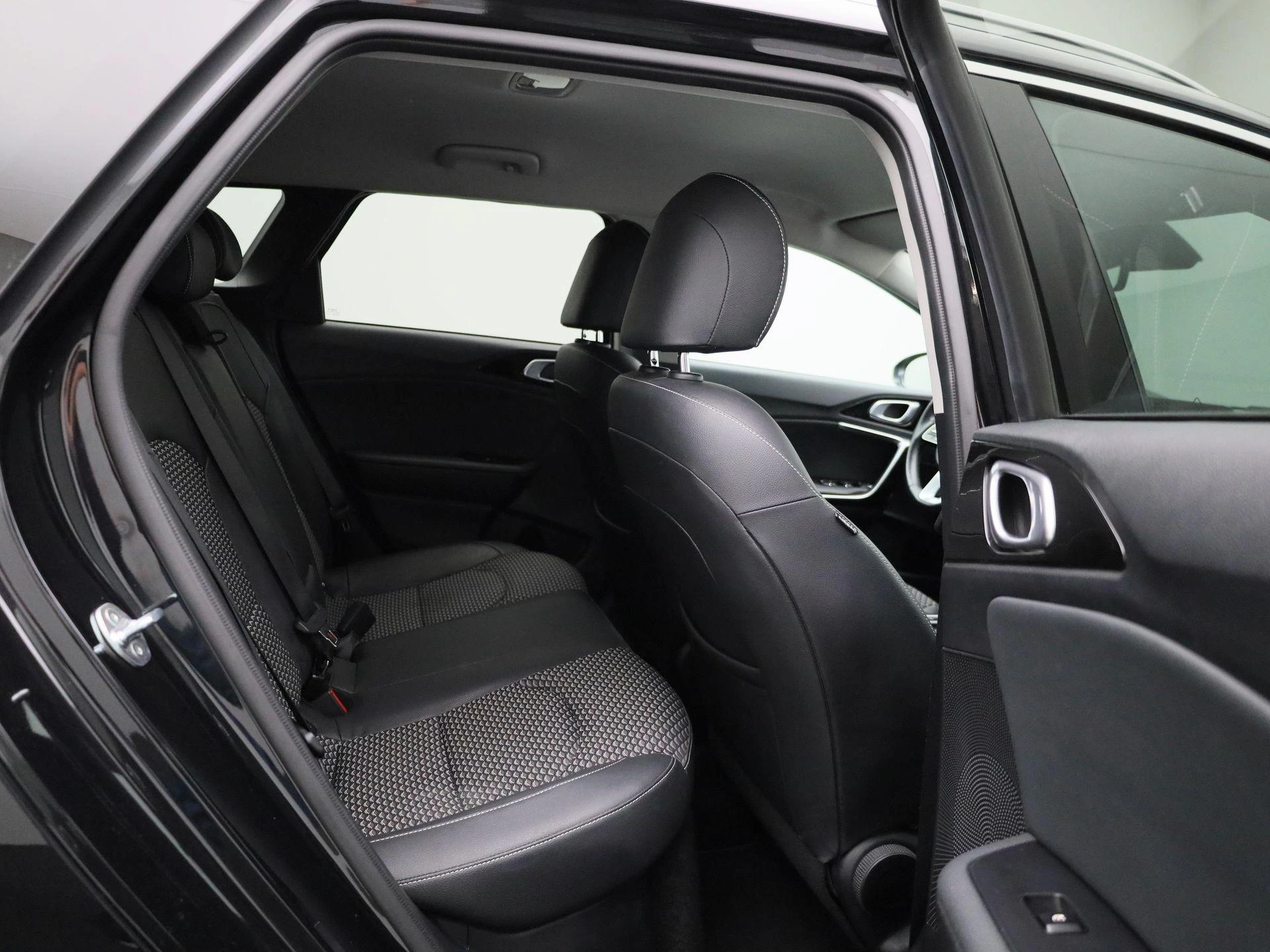 Kia cee'd Sportswagon Business Line 1.6 GDi PHEV DCT