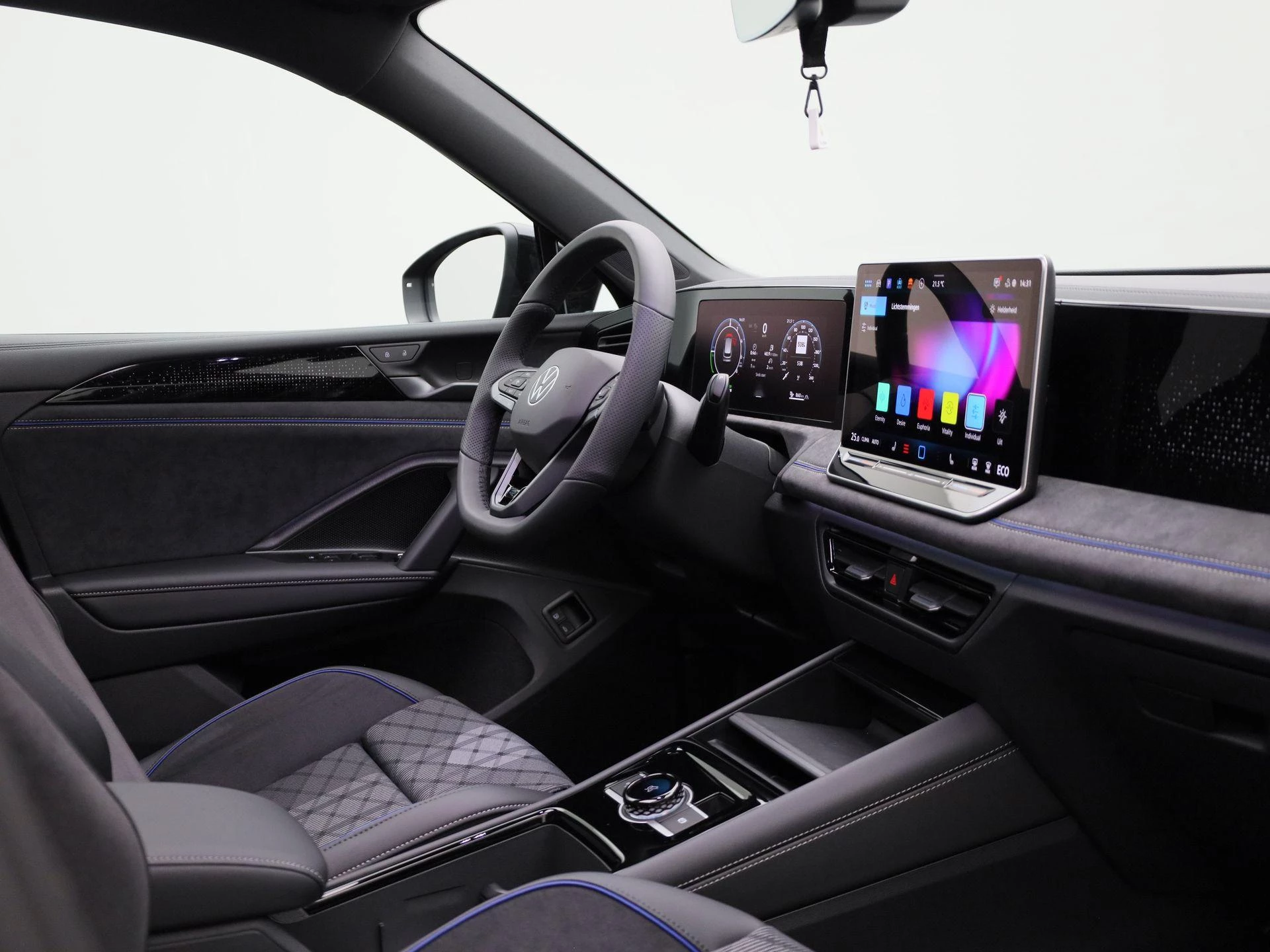 Volkswagen-Tiguan-image-39